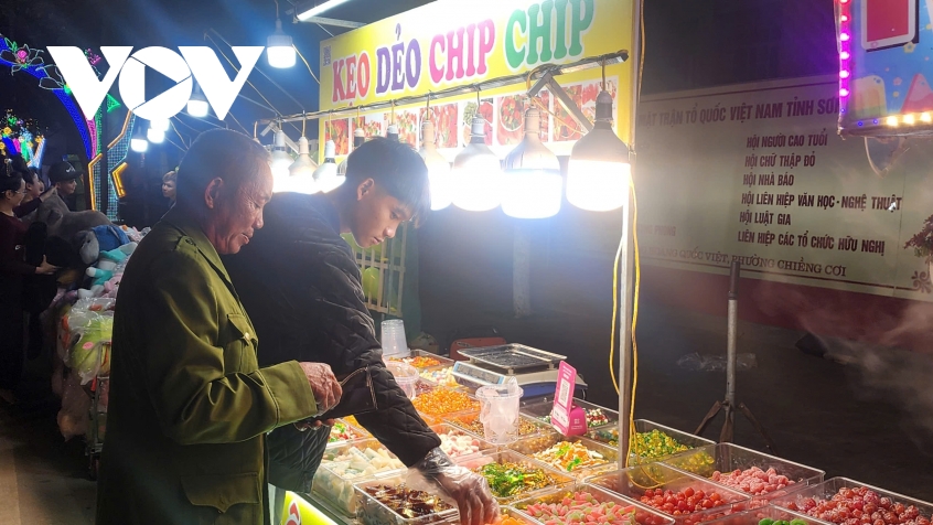 pho di bo hut khach cuoi tuan, vi sao phu huynh van ne do an vat cho tre hinh anh 4