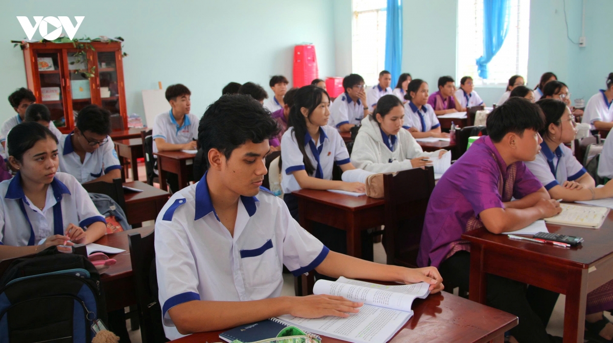 hoc sinh dan toc thieu so can tho tang toc on thi tot nghiep thpt 2026 hinh anh 3