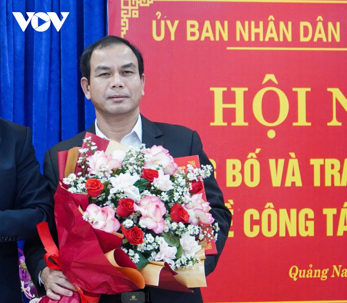 mot bi thu xa mien nui o Da nang bi cach chuc hinh anh 1