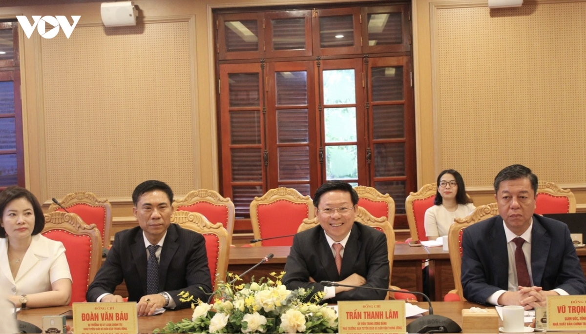 lanh dao ban tuyen giao va dan van trung uong lam viec voi doan dai bieu cuba hinh anh 2