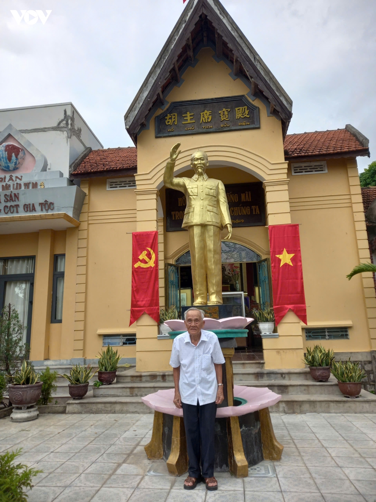 cuu chien binh 30 nam dung khu tuong niem bac ho o nam nha trang hinh anh 2