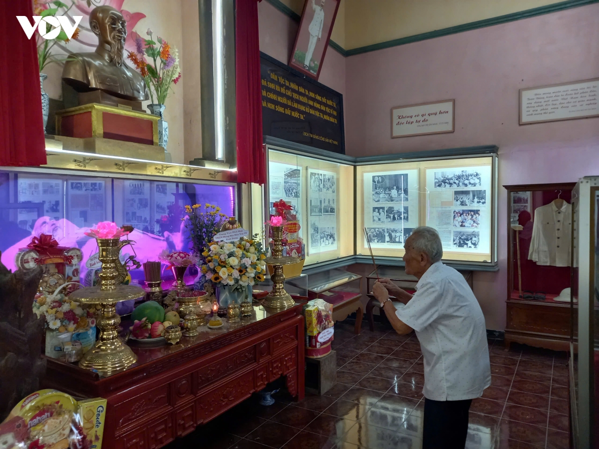 cuu chien binh 30 nam dung khu tuong niem bac ho o nam nha trang hinh anh 1