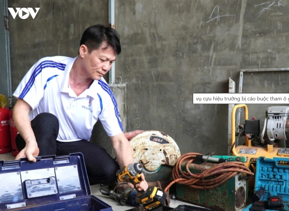 Dinh chi dieu tra vu cuu hieu truong bi an tu vi tham o hon 10 trieu dong hinh anh 1
