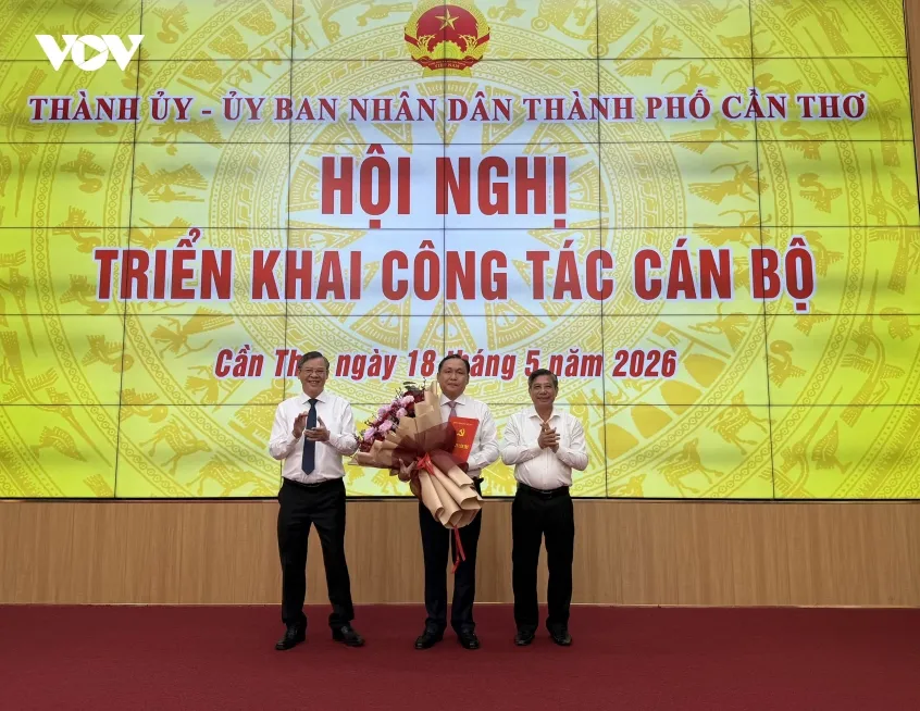 can tho cong bo cac quyet dinh ve cong tac can bo hinh anh 3