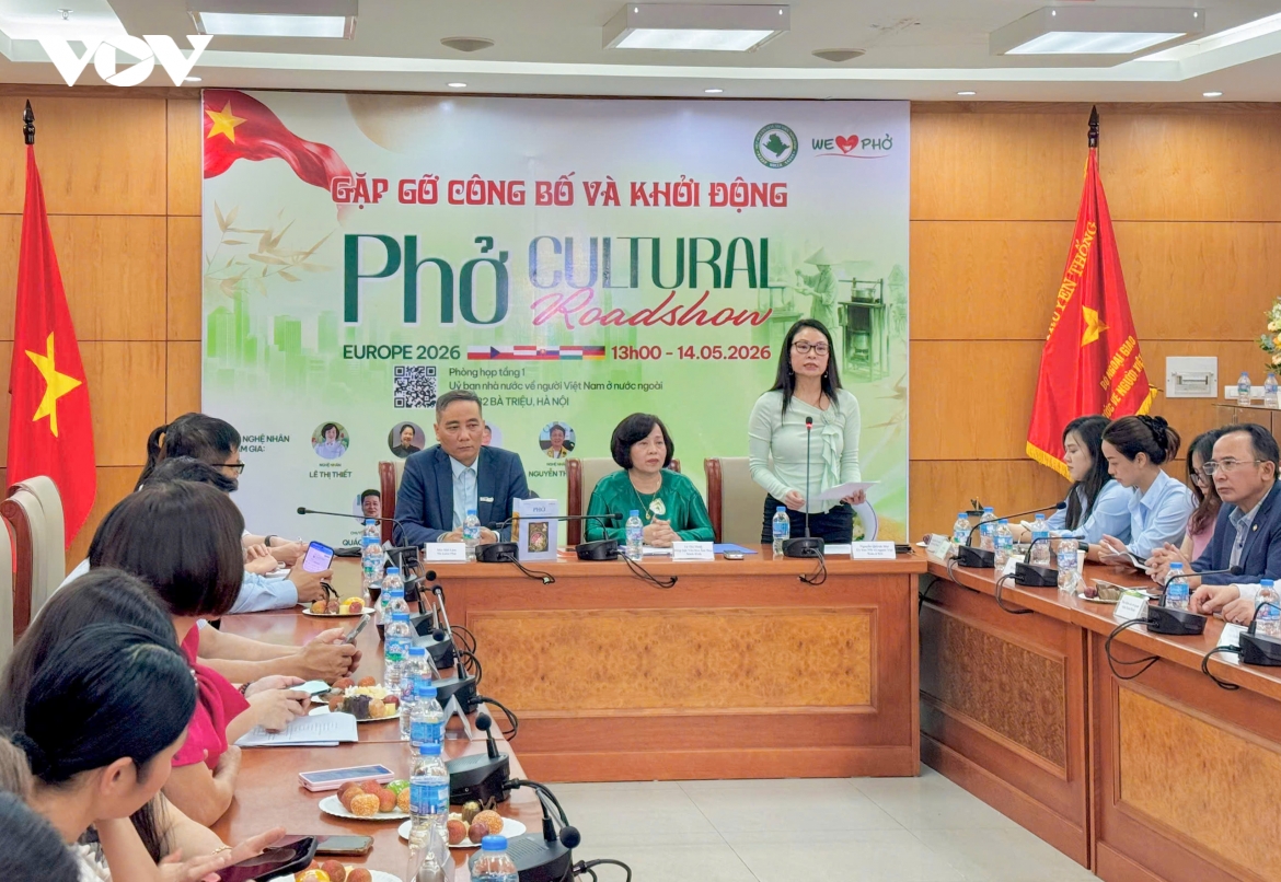 ke chuyen pho tai chau Au hanh trinh vuon ra bien lon cua am thuc viet hinh anh 1