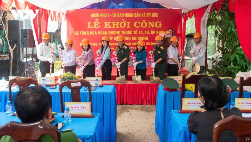 hon 300 nguoi dan an giang duoc kham benh, nhan qua ho tro hinh anh 2