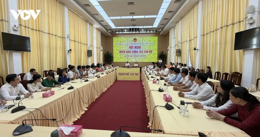can tho cong bo cac quyet dinh ve cong tac can bo hinh anh 1
