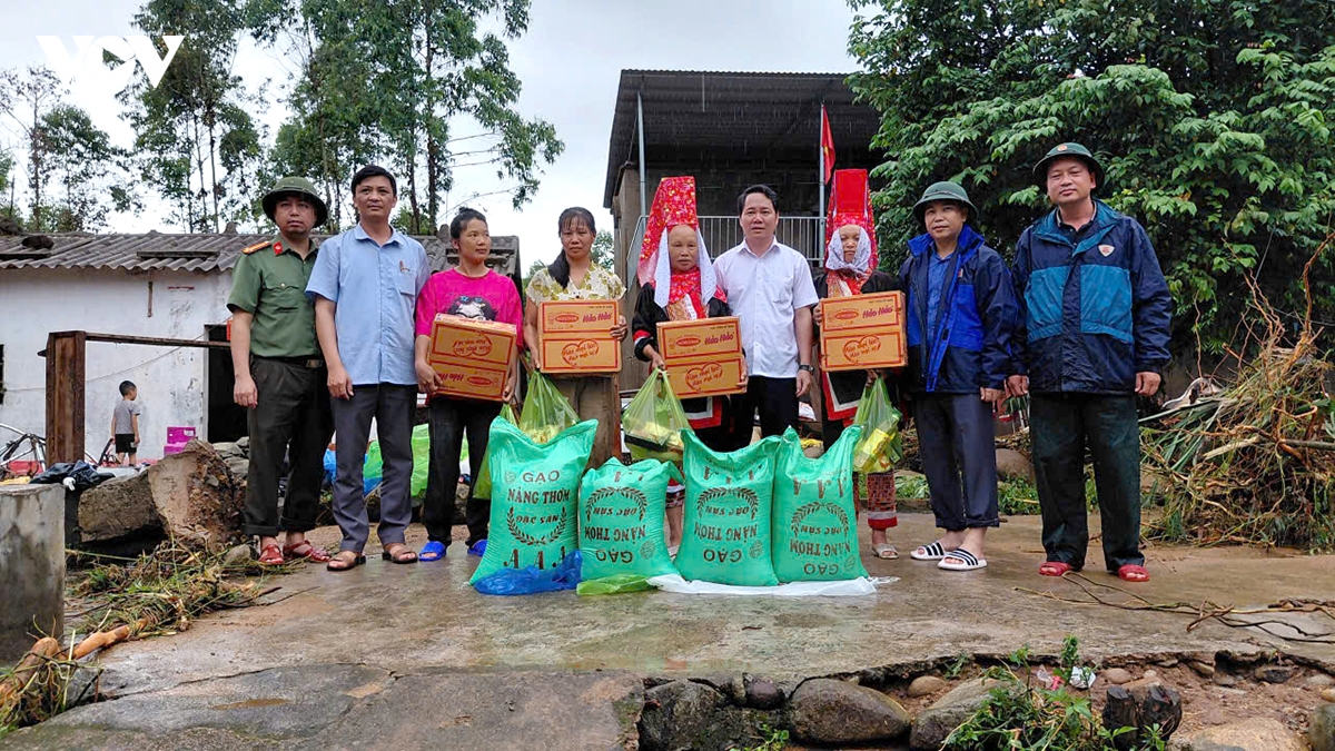 khan truong xu ly cac diem ngap ung, sat lo do mua lon tai quang ninh hinh anh 11