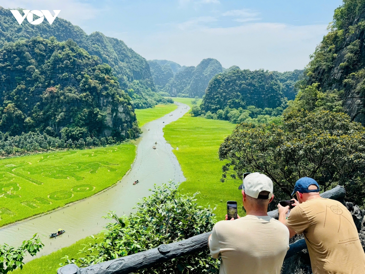 du lich ninh binh don doan lu hanh australia khao sat diem den, mo rong thi truong hinh anh 3