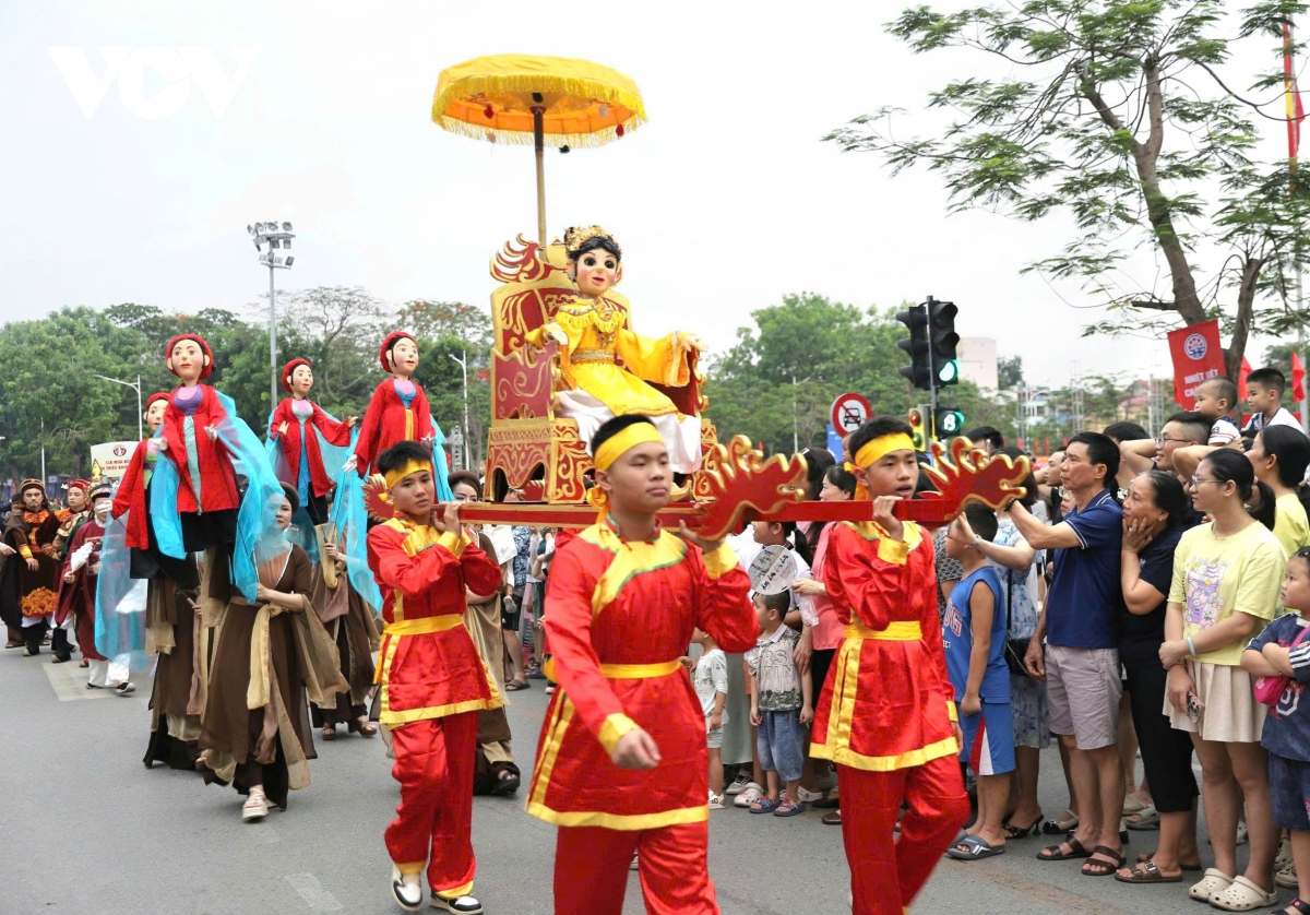 ruc ro sac mau tai lien hoan mua roi hai phong mo rong lan thu iv hinh anh 4