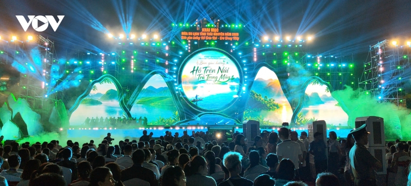 thai nguyen khai mac mua du lich 2026 chu de ho tren nui - tra trong may hinh anh 2