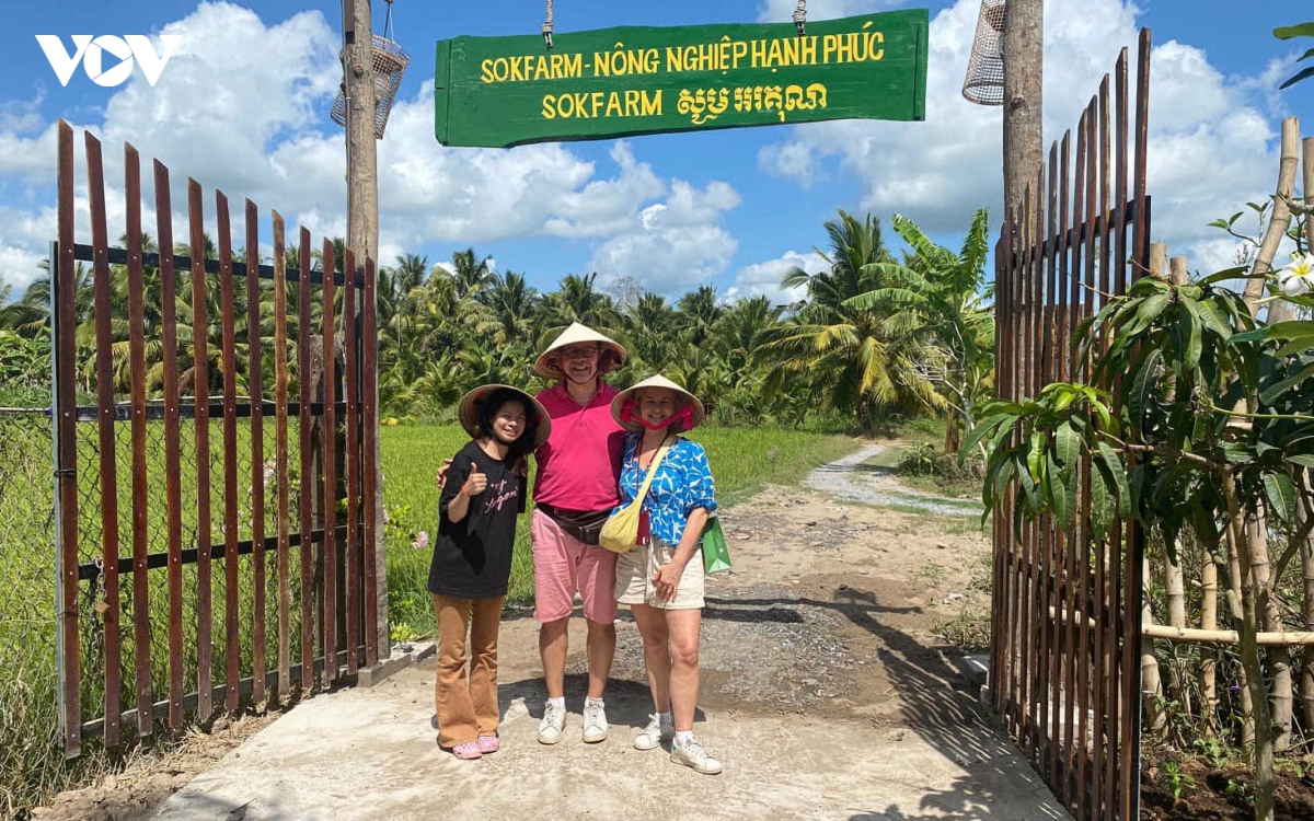 du lich vinh long nhung lang que yen binh tro thanh diem den doc dao hinh anh 2