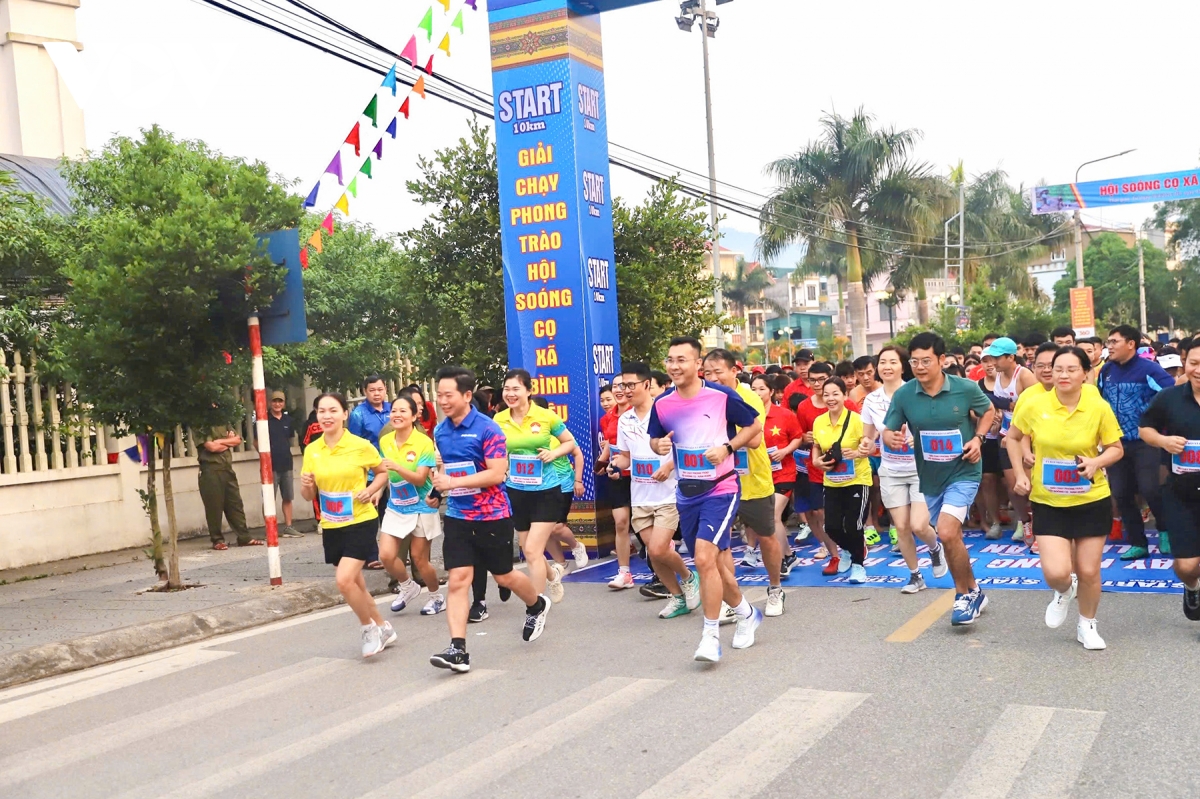 thuong thuc dieu hat san chi giua san khau nui rung binh lieu hinh anh 10
