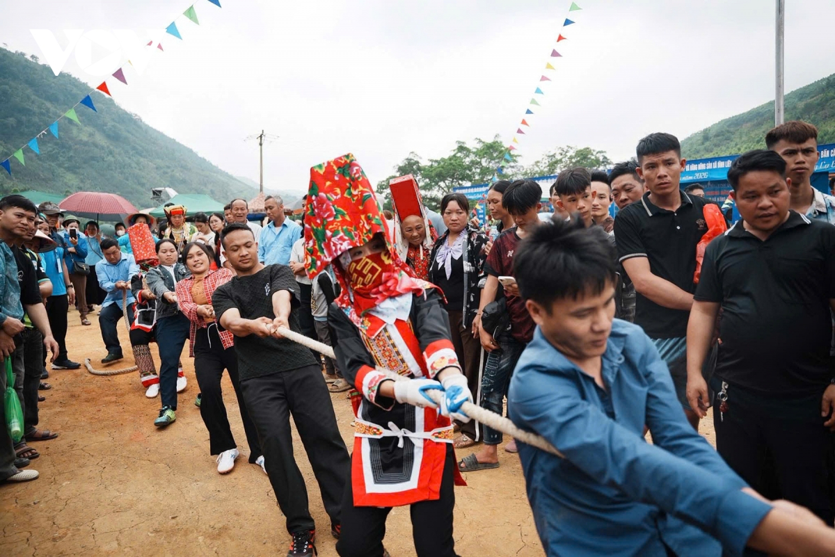 thuong thuc dieu hat san chi giua san khau nui rung binh lieu hinh anh 8