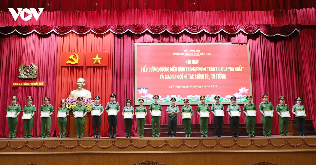 phong trao ba nhat tao chuyen bien tich cuc trong cong an can tho hinh anh 1