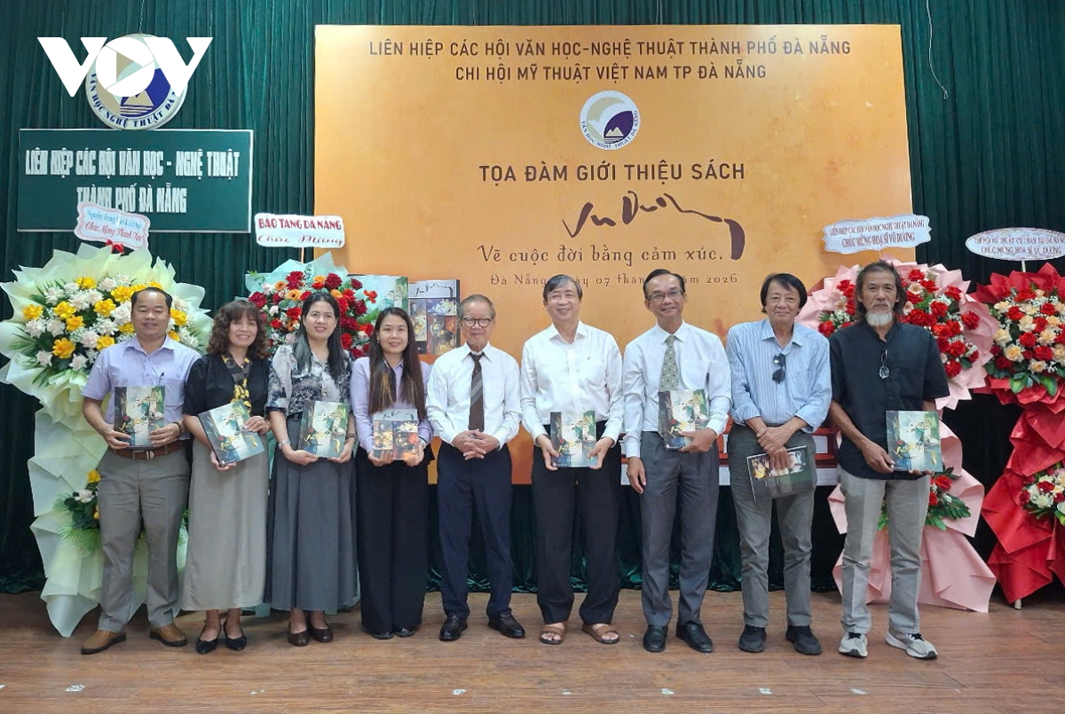 gioi thieu sach tranh cua hoa si vu duong ve cuoc doi bang cam xuc hinh anh 2