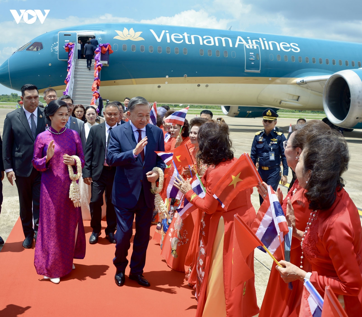 tong bi thu, chu tich nuoc to lam va phu nhan den udon thani, bat dau tham chinh thuc thai lan hinh anh 2