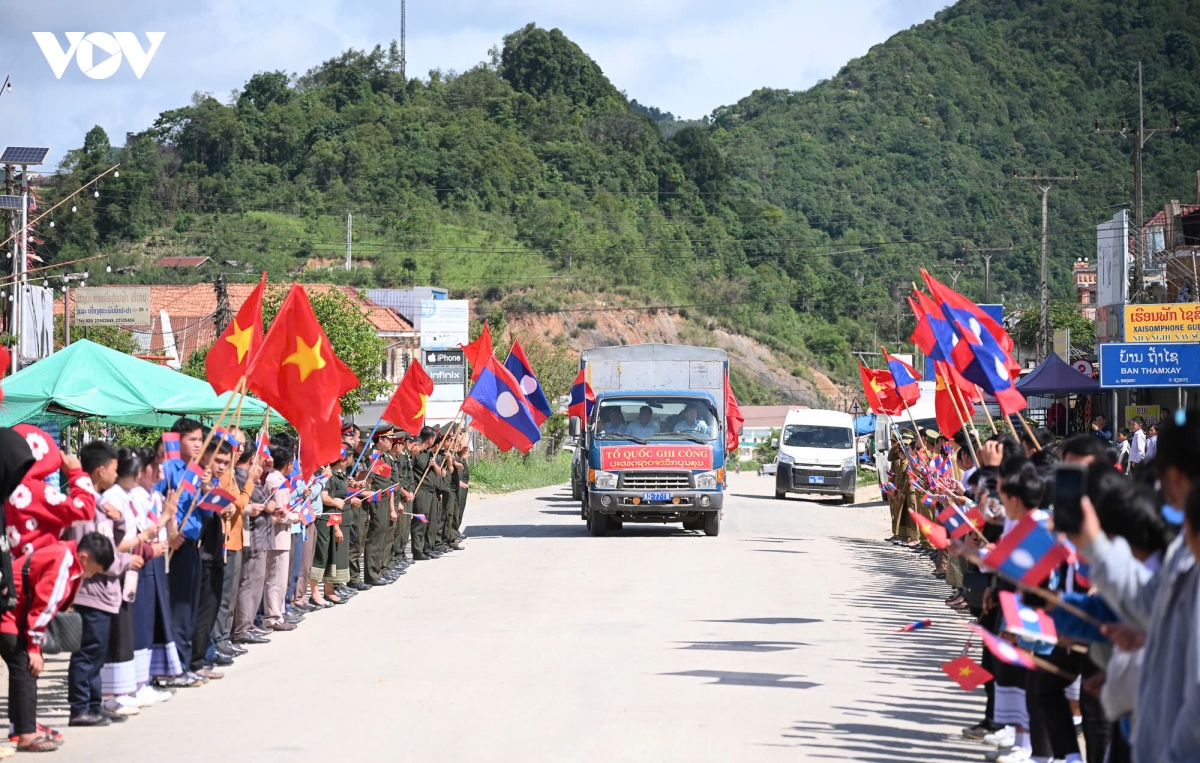 xuc dong hanh trinh hoi huong 80 hai cot liet sy hy sinh tai lao ve dat me hinh anh 1