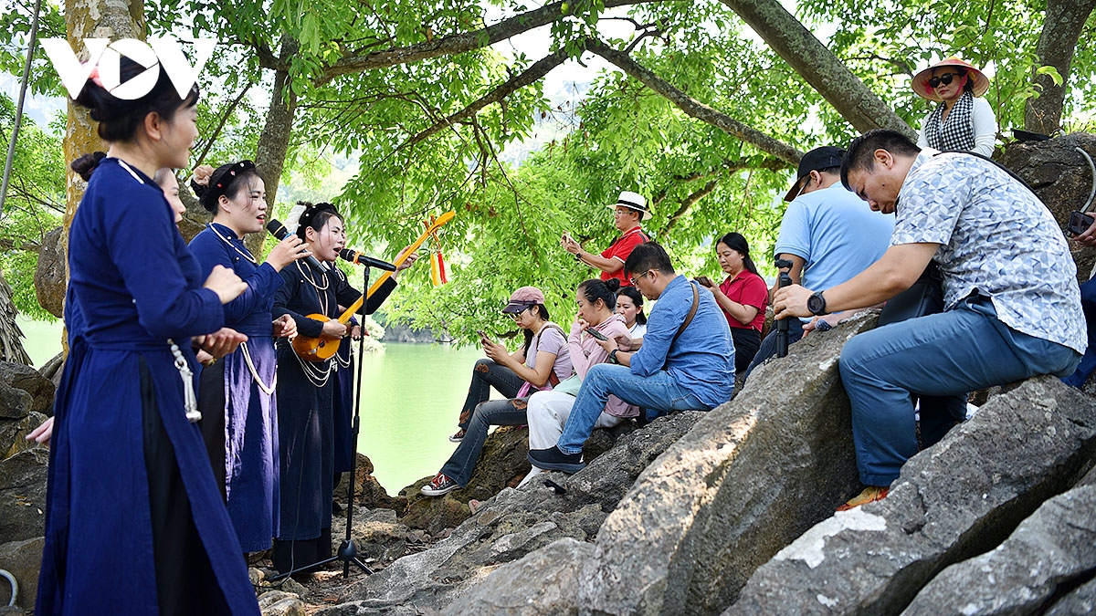 hoa minh cung thien nhien voi trai nghiem ho tren nui-tra trong may o thai nguyen hinh anh 17