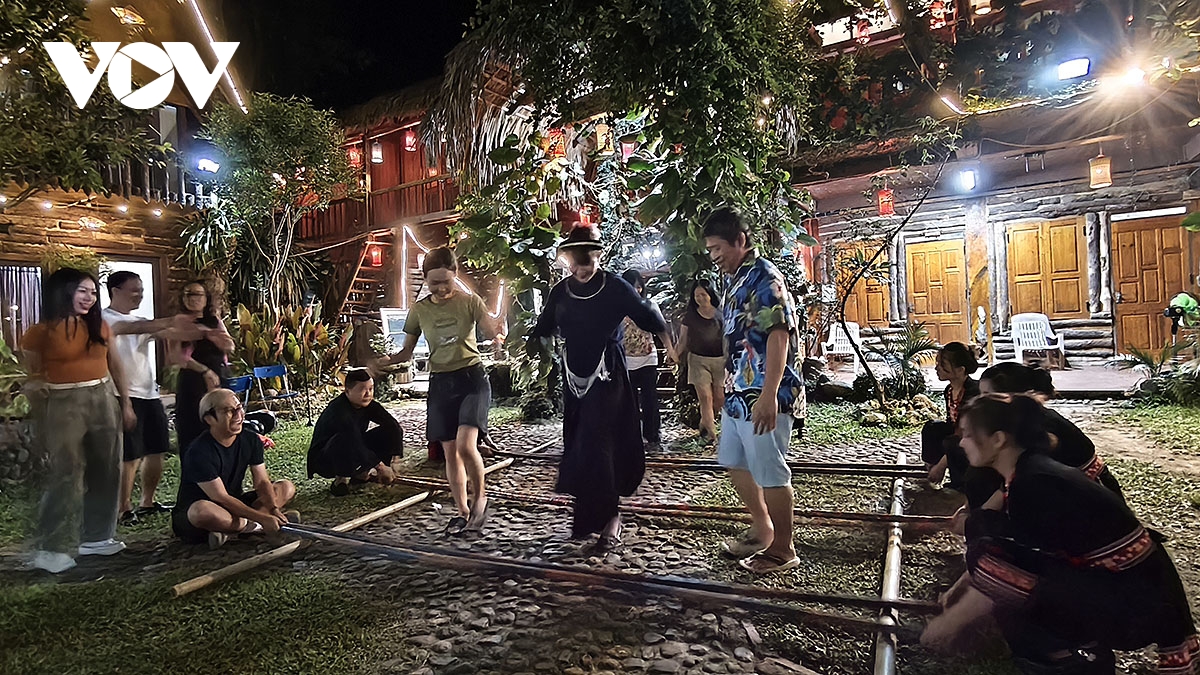 hoa minh cung thien nhien voi trai nghiem ho tren nui-tra trong may o thai nguyen hinh anh 4