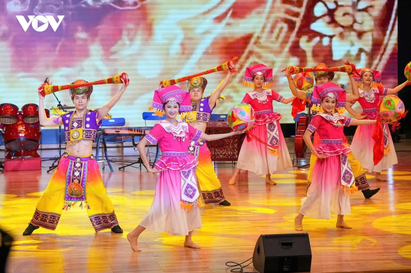 le hoi hoa phuong Do nhip cau quang ba hinh anh hai phong toi ban be quoc te hinh anh 5