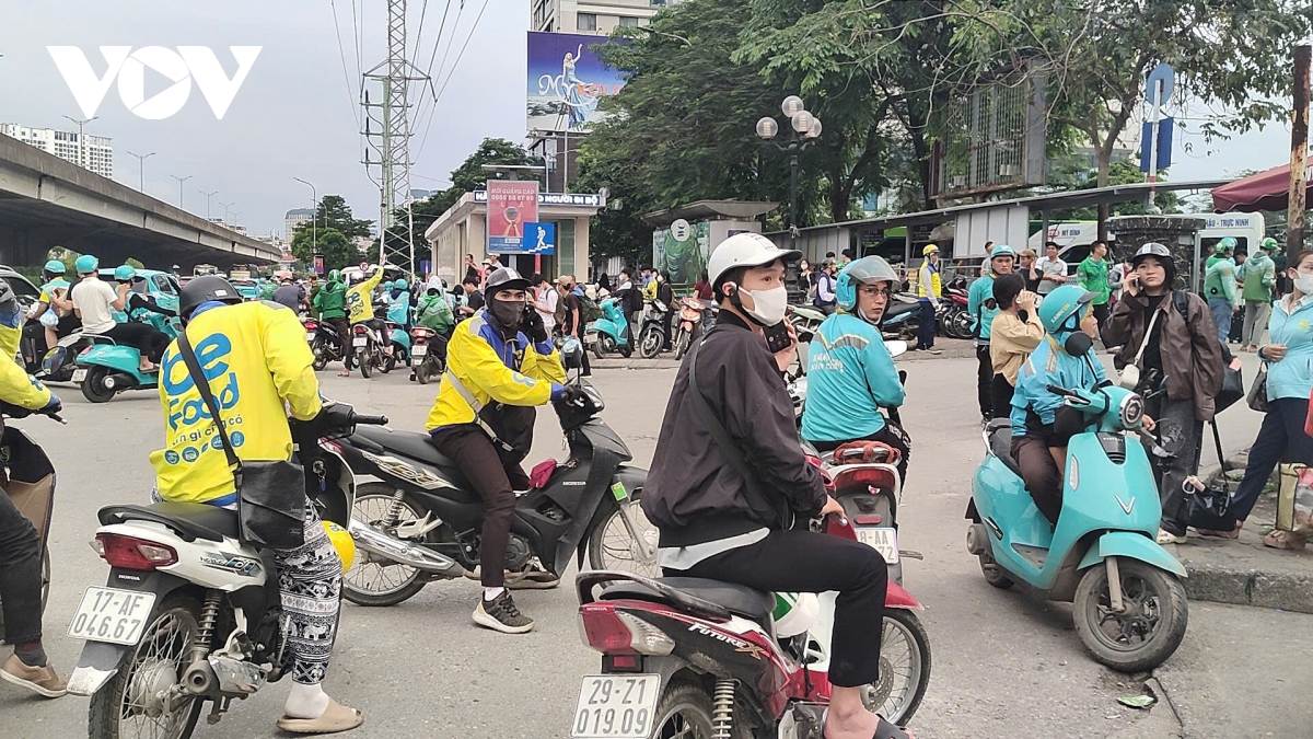 Ap luc giao thong de nang cua ngo phia nam ha noi ngay cuoi ky nghi le 30 4 hinh anh 16