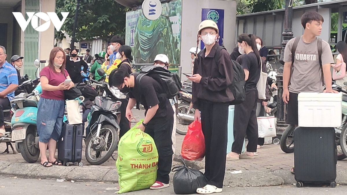Ap luc giao thong de nang cua ngo phia nam ha noi ngay cuoi ky nghi le 30 4 hinh anh 17