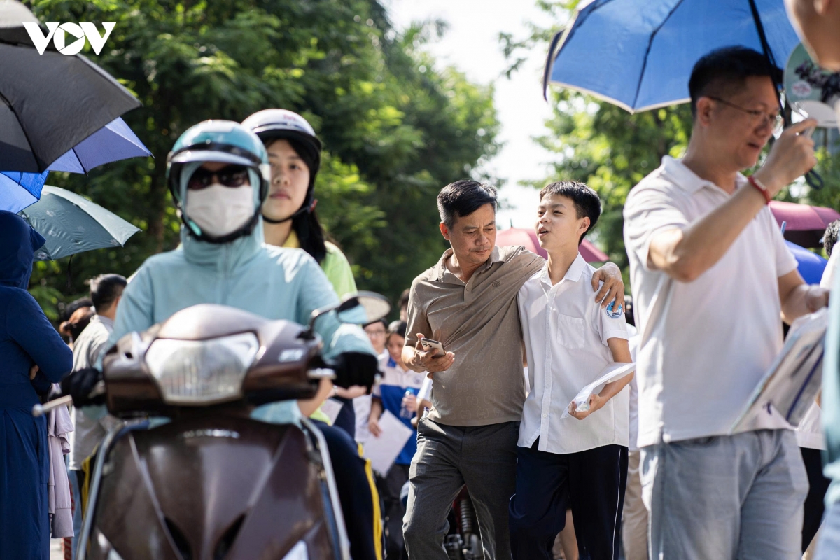 xin nghi lam nhieu ngay, thue tro sat diem thi de cung con vuot ky thi lop 10 hinh anh 14