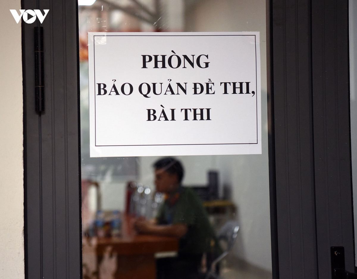 gan 125.000 hoc sinh ha noi lam thu tuc du thi vao lop 10 hinh anh 8