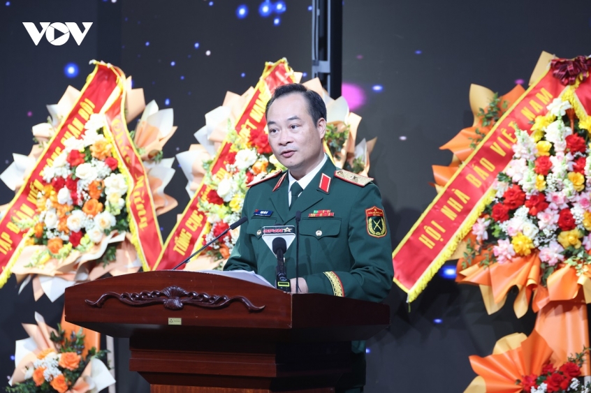 trung tam pt-th quan doi don nhan huan chuong bao ve to quoc hang ba hinh anh 2