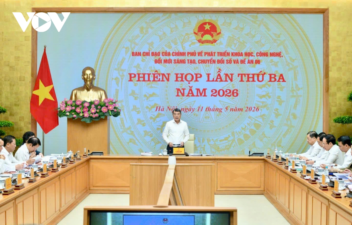 thu tuong le minh hung chu tri phien hop ban chi dao chuyen doi so quoc gia hinh anh 7