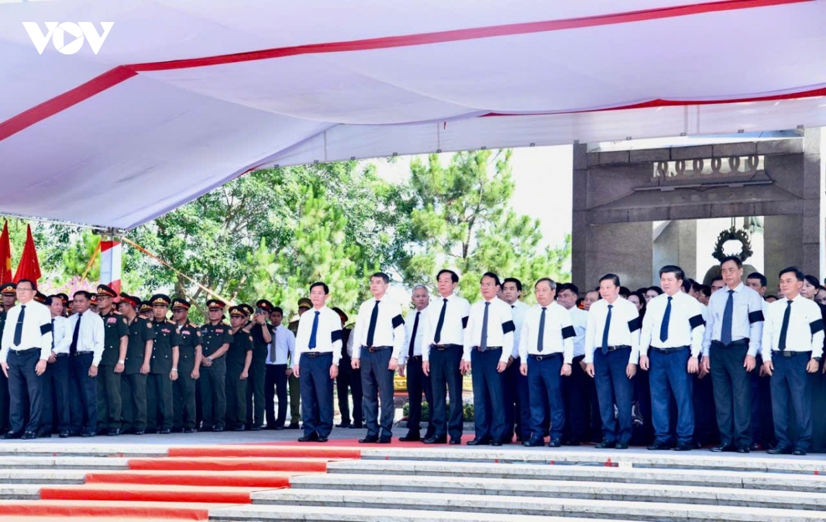 thu tuong du le truy dieu, an tang 28 hai cot liet si tai tinh quang tri hinh anh 2