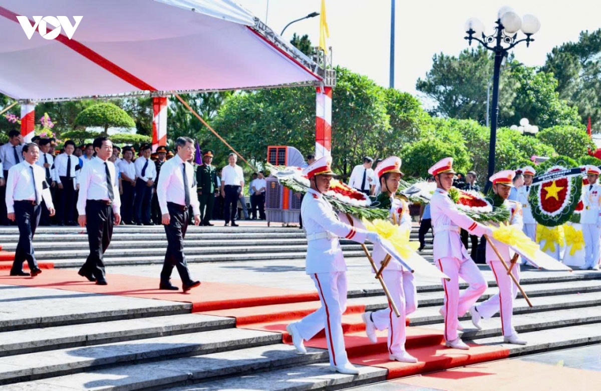 thu tuong du le truy dieu, an tang 28 hai cot liet si tai tinh quang tri hinh anh 1