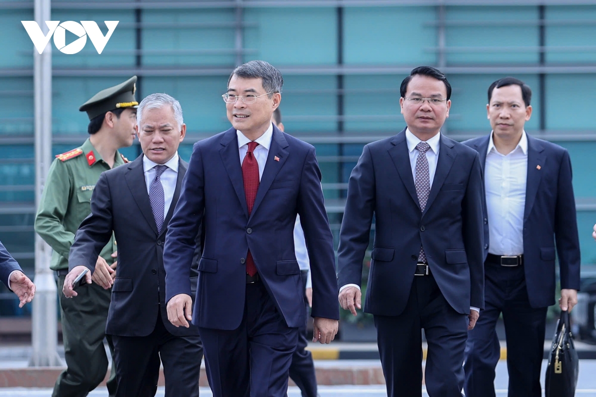 thu tuong le minh hung len duong du hoi nghi cap cao asean tai philippines hinh anh 1