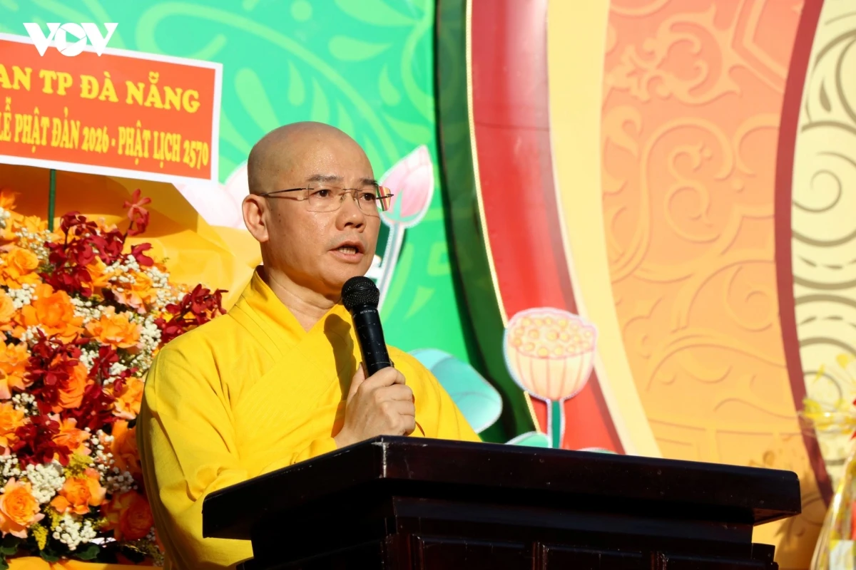 trang nghiem Dai le phat dan phat lich 2570 tai Da nang hinh anh 5