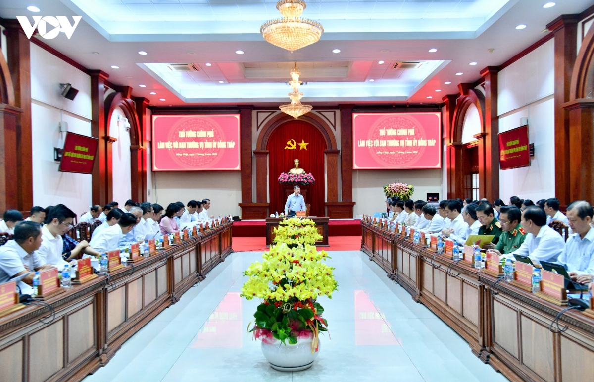 thu tuong le minh hung lam viec voi ban thuong vu tinh uy Dong thap hinh anh 2