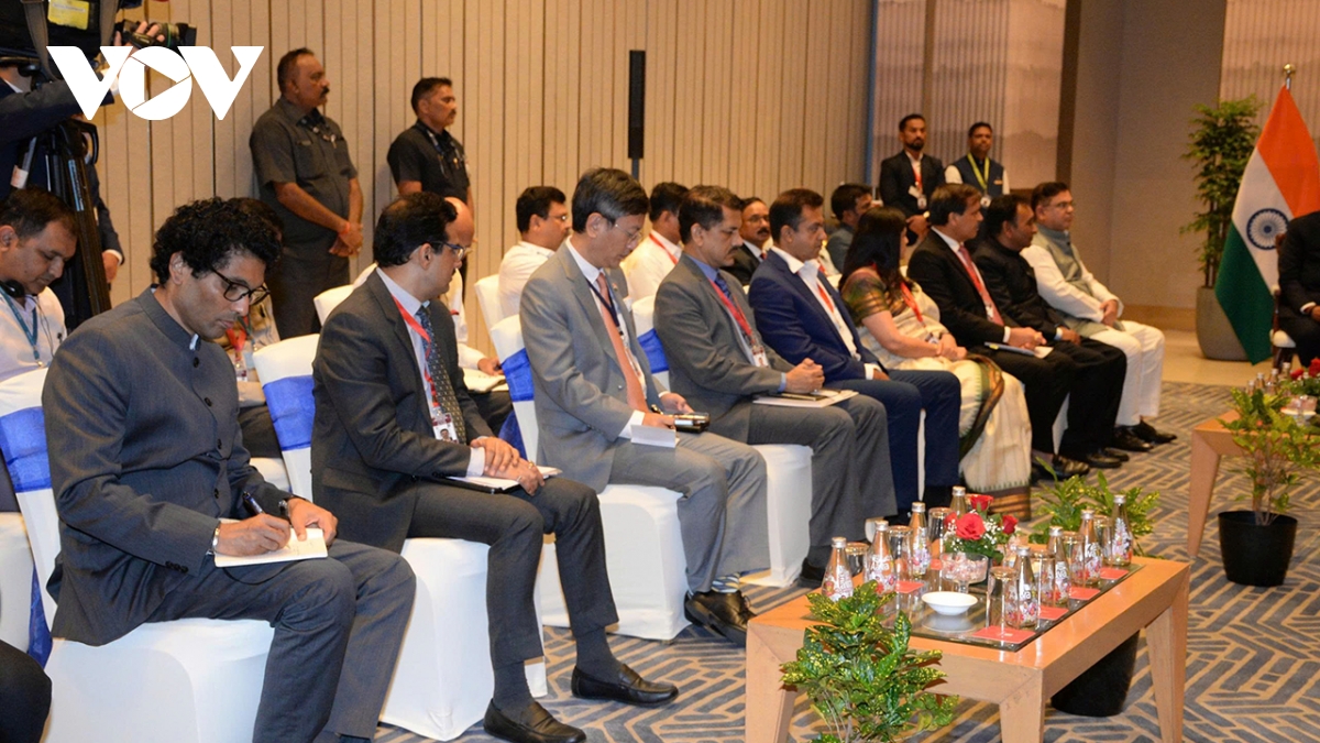 tong bi thu, chu tich nuoc to lam tiep thu hien bang maharastra devendra fadnavis hinh anh 4