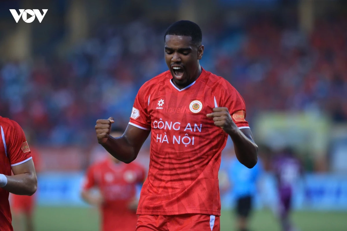 truc tiep hagl 0-0 ha noi fc the tran chat che hinh anh 2