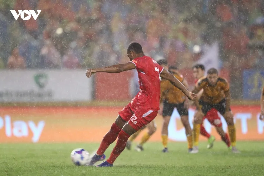 truc tiep clb cahn 2-0 thanh hoa cach biet nhan doi hinh anh 1