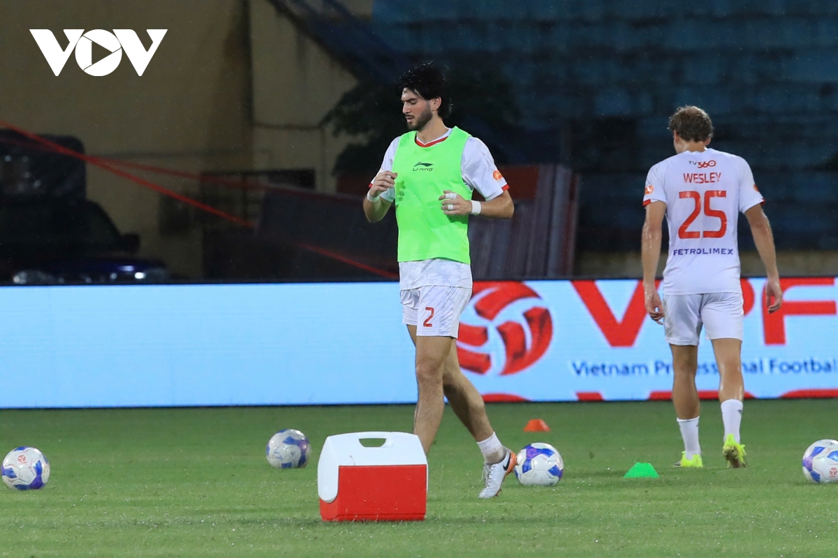 truc tiep the cong viettel 0-0 ninh binh Doi khach lien tuc co co hoi hinh anh 12