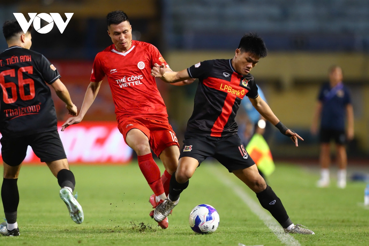 truc tiep the cong viettel 1-1 ninh binh Doi khach go hoa hinh anh 9