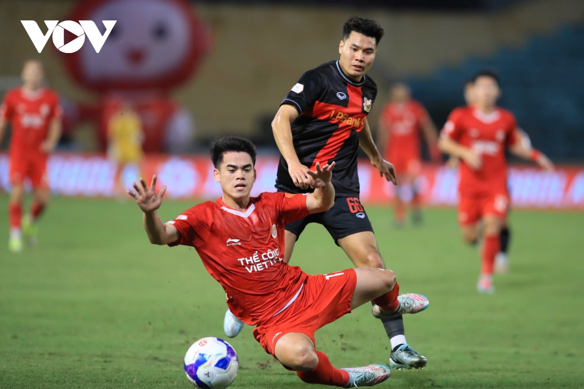 the cong viettel hoa ninh binh, xa dan chuc vo dich v-league hinh anh 6