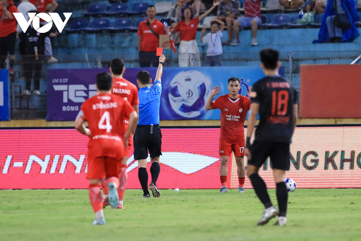 truc tiep the cong viettel 1-1 ninh binh Doi khach go hoa hinh anh 13