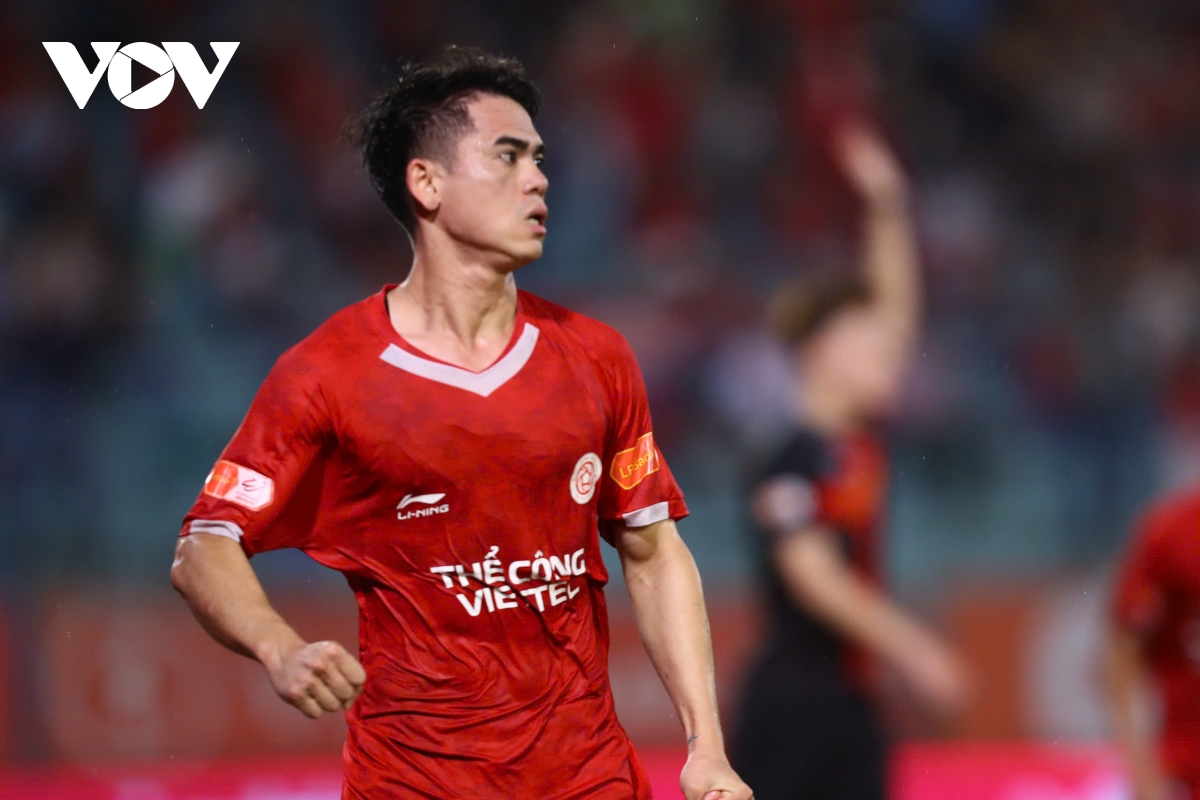 the cong viettel hoa ninh binh, xa dan chuc vo dich v-league hinh anh 7