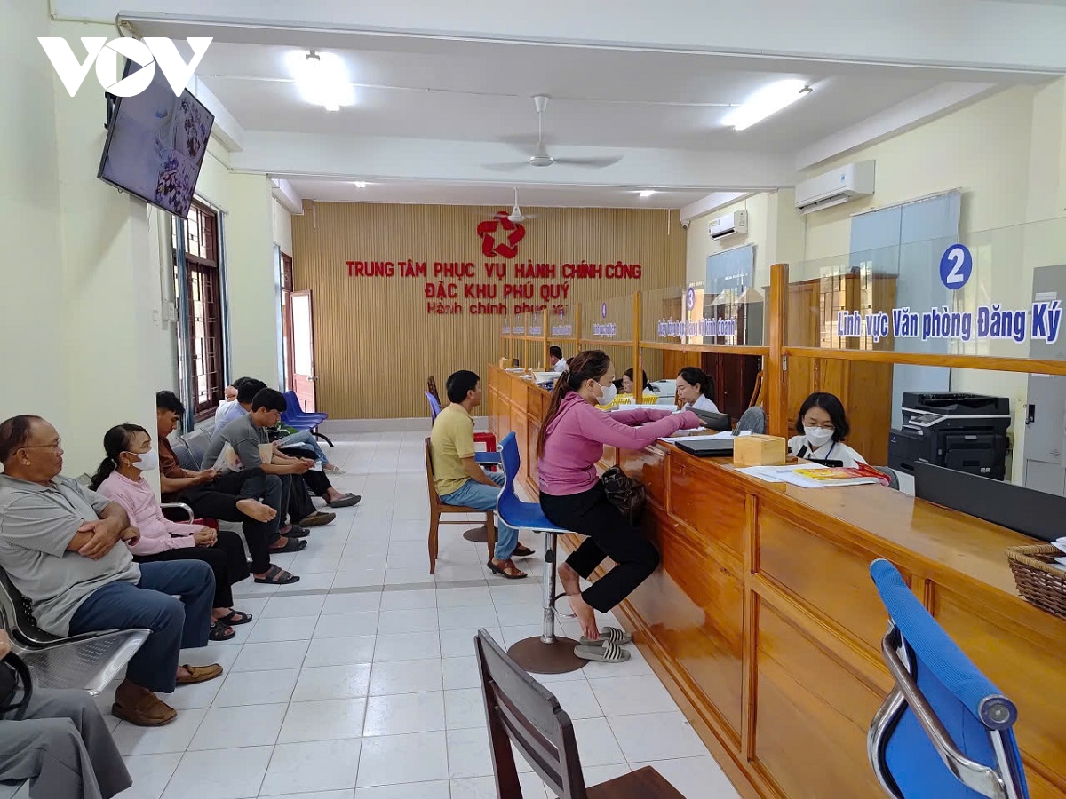 van hanh mo hinh chinh quyen dia phuong 2 cap o Dac khu phu quy van con lung tung hinh anh 2