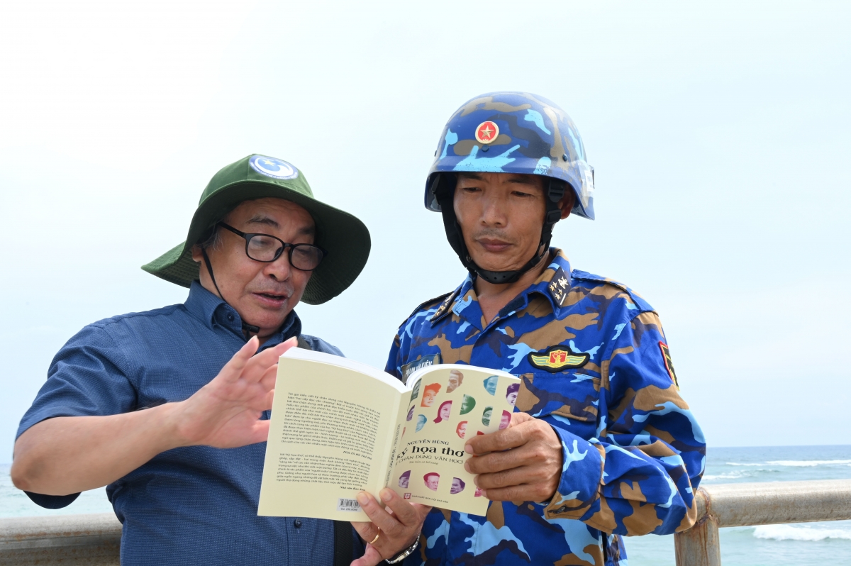 hai trinh truong sa cua Doan cong tac so 14 ket noi tinh yeu bien dao hinh anh 14