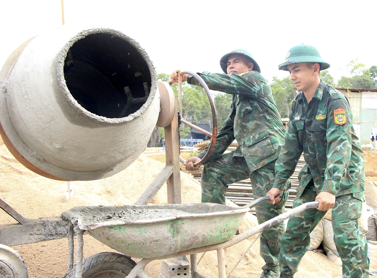 khan truong thi cong cac truong noi tru lien cap bien gioi tinh gia lai hinh anh 3