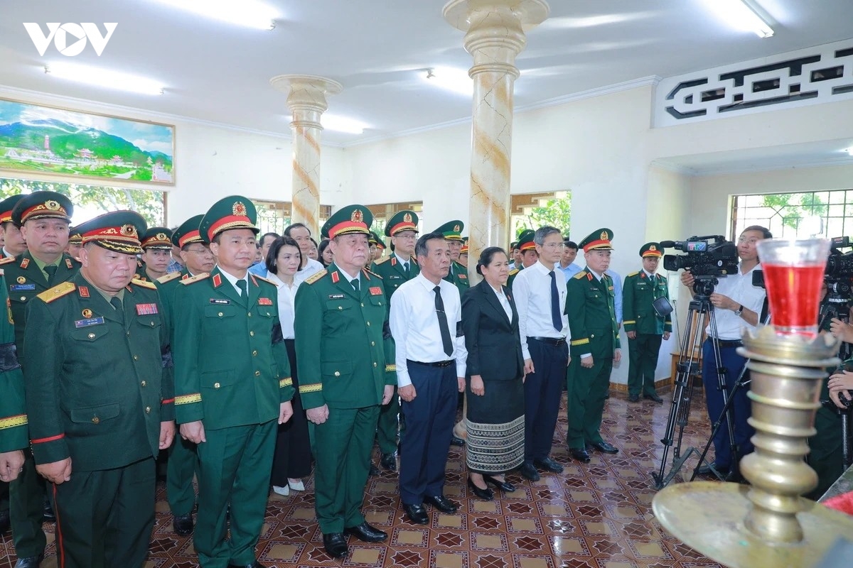 thanh hoa truy dieu va an tang hai cot 19 anh hung, liet sy hy sinh tai lao hinh anh 2