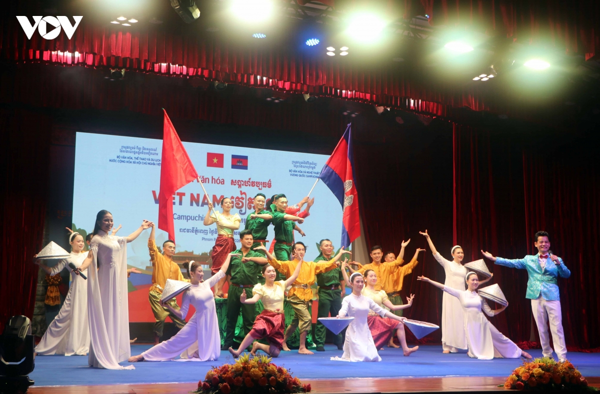 vun dap tinh huu nghi viet nam - campuchia tu nhung nhip cau van hoa hinh anh 6