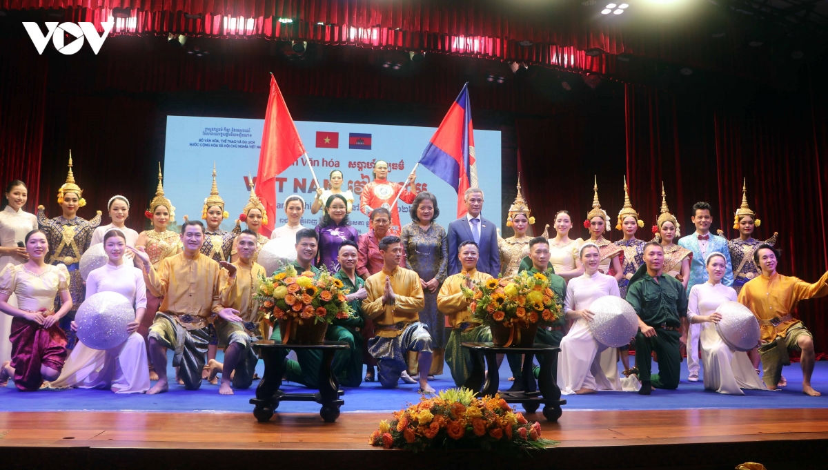 vun dap tinh huu nghi viet nam - campuchia tu nhung nhip cau van hoa hinh anh 8